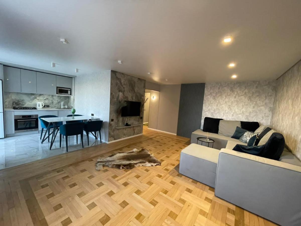 Citadel Vip Apartment リヴィウ エクステリア 写真